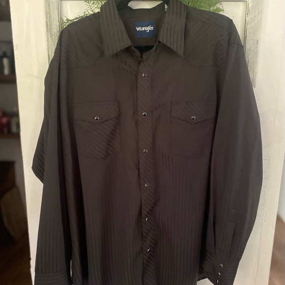 Wrangler Men's Dark Button Down Shirt - Picture 1 of 8